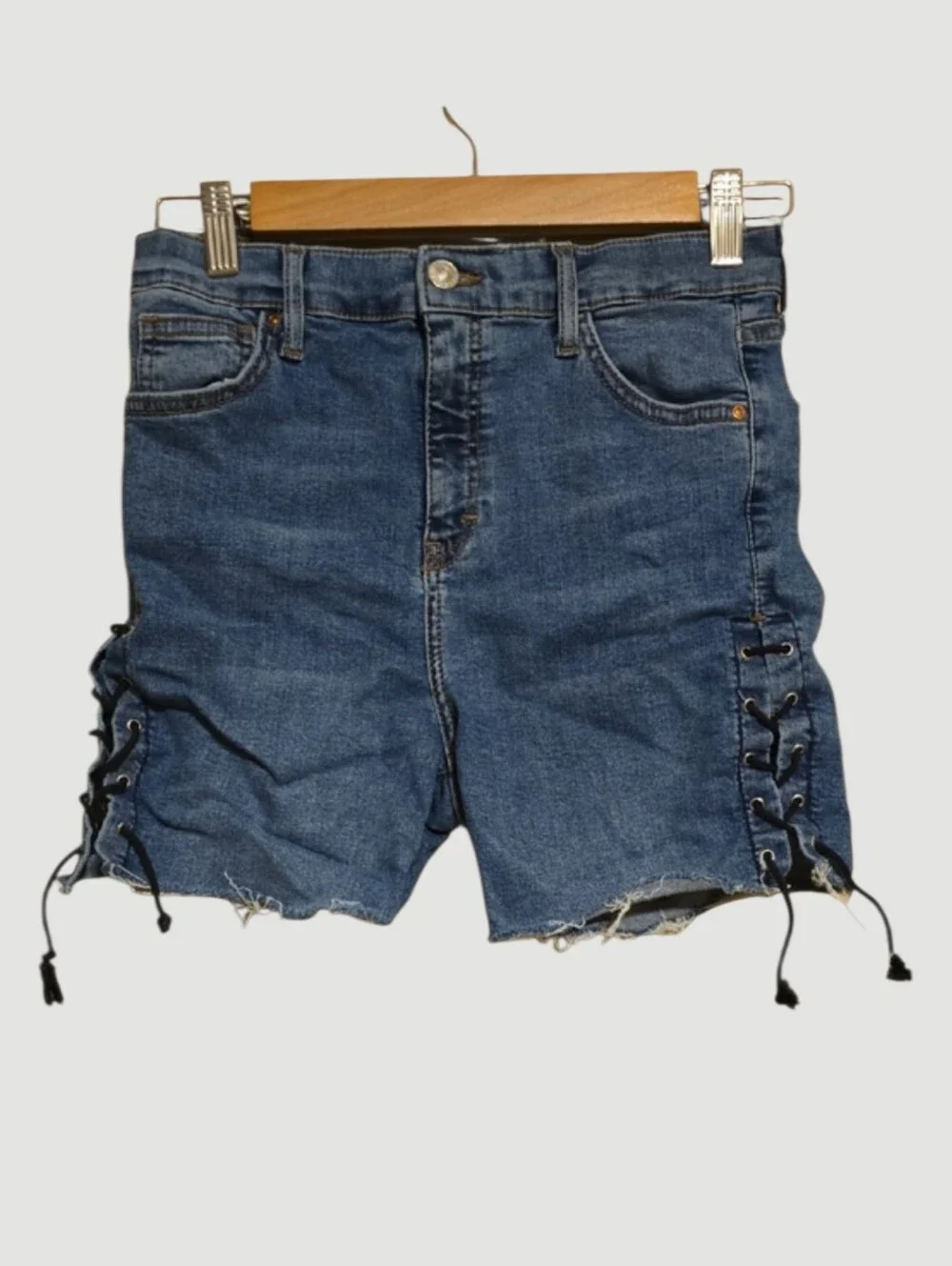 Topshop Moto Shorts Womens Size 10 JAMIE Light Wash Denim Jean Shorts Frayed-hem